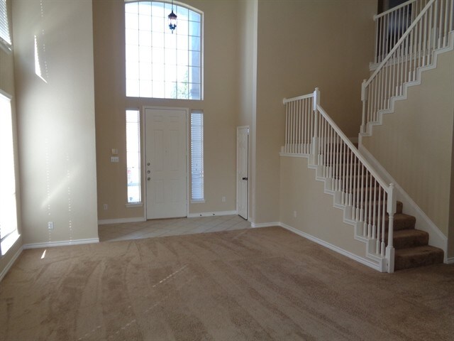 Building Photo - 2902 Saratoga Dr