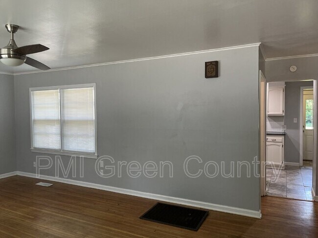 Foto del edificio - 2567 E 17th St