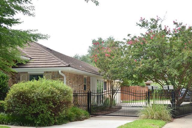 Building Photo - 1904 Surrey Oaks Ct