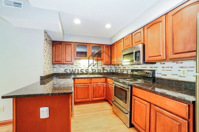 Building Photo - 4 Clark Pl