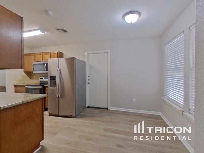 Building Photo - 10457 Royal Andrews Dr