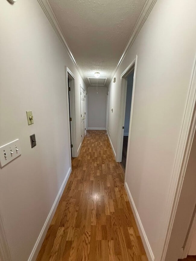 Building Photo - In City Limits!!!