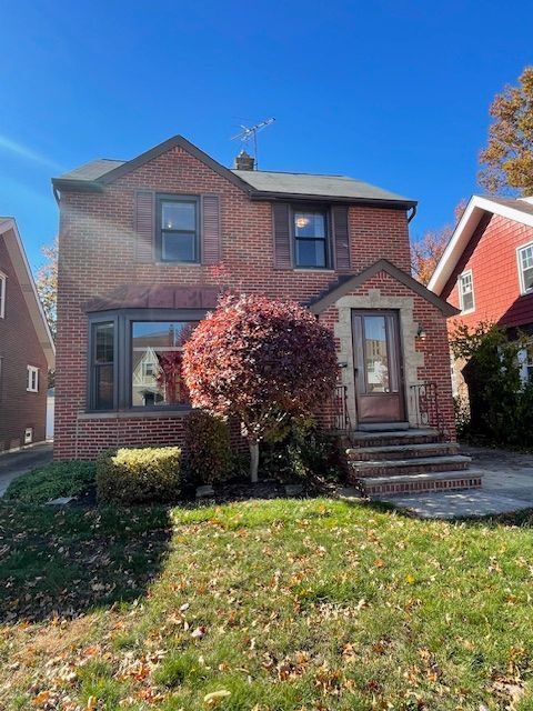 Primary Photo - Single family home with access to Lake Eerie!