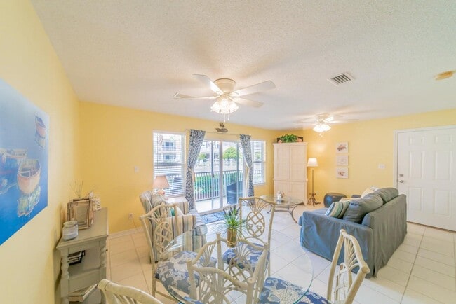 Building Photo - 82 Sugar Sand Ln