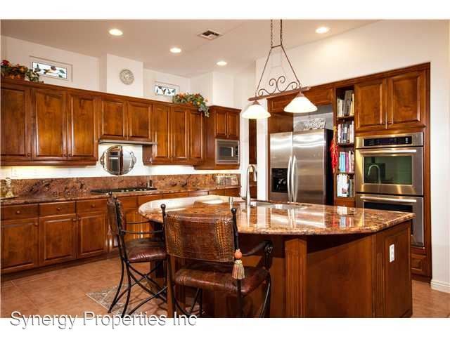 Building Photo - 2930 Carrillo Way