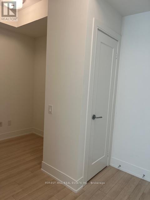 Building Photo - 310 Tweedsmuir Ave