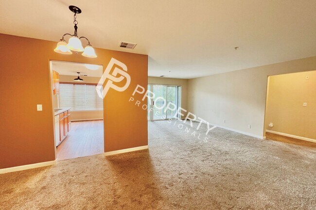 Foto del edificio - 796 Castle Valley Blvd