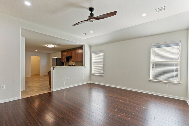 Foto del edificio - Beautiful 3 bedroom, 2 bathroom home in Southeast Austin!!!
