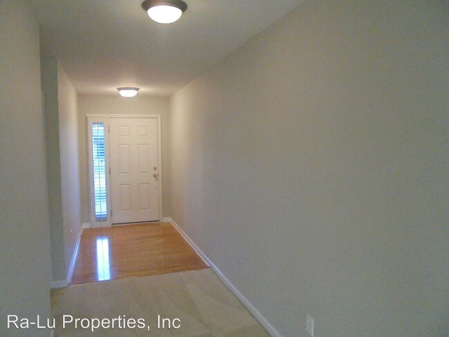 Building Photo - 3 br, 2 bath House - 1908 Longburn Dr.