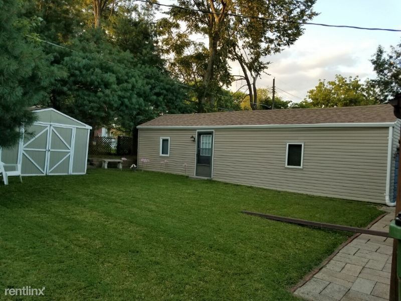 Building Photo - 2 br, 1.5 bath House - 10323 St. Joan Lane