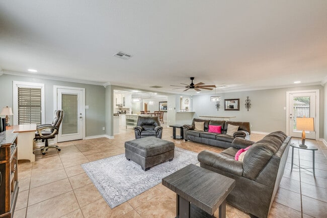 Building Photo - 2930 Water Lily Dr