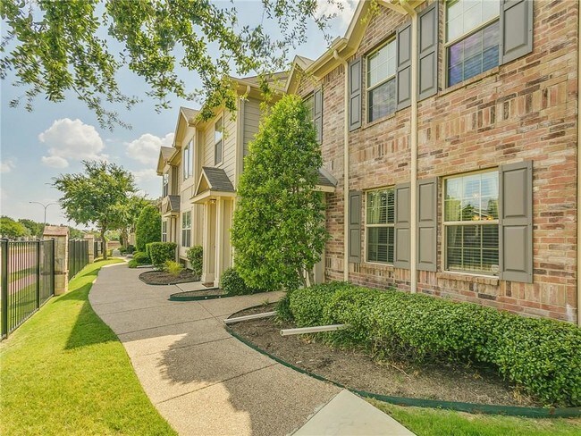 Building Photo - 6837 Sandshell Blvd