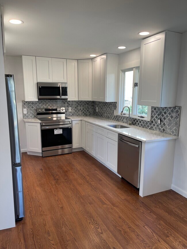 Kitchen - 719 Wistar St