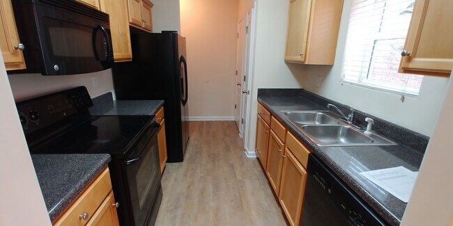Building Photo - BRIDGEWATER HOME! PRE-LEASING FOR AUGUST!