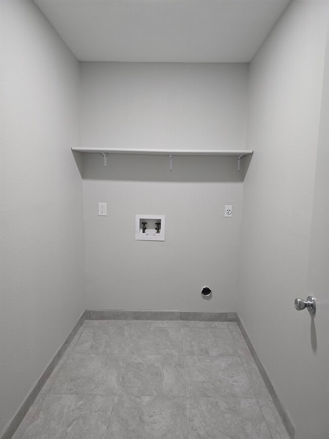 Building Photo - 304 Maguey Dr