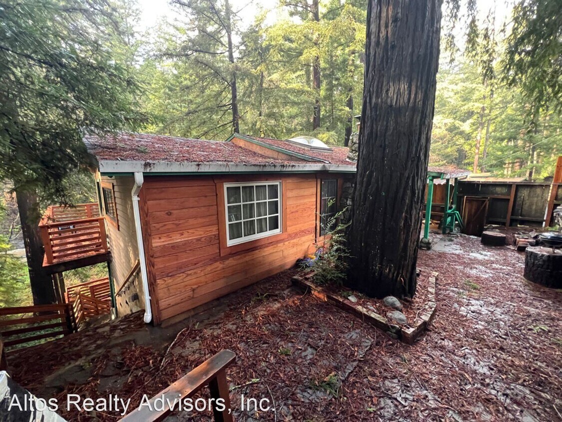 Primary Photo - 4 br, 2 bath House - 14515 Big Basin Way