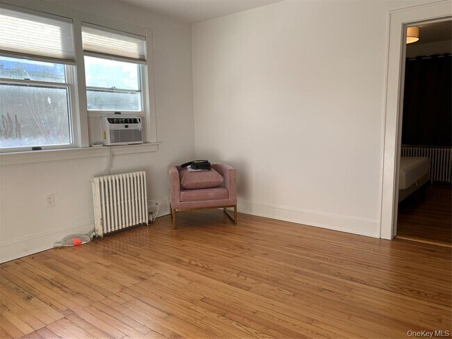 Foto del edificio - 185 Forest Ave