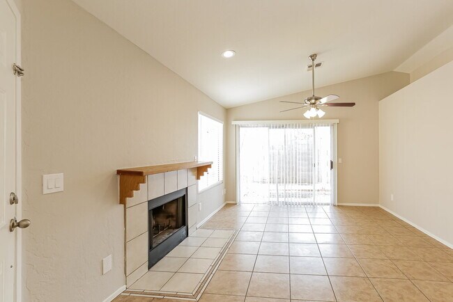 Foto del edificio - 4169 E Pecan Rd