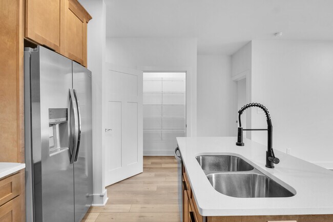 Foto del edificio - 7413 Westridge Dr