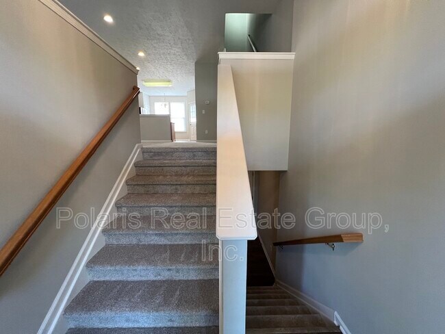 Building Photo - 8428 Clayhurst Dr