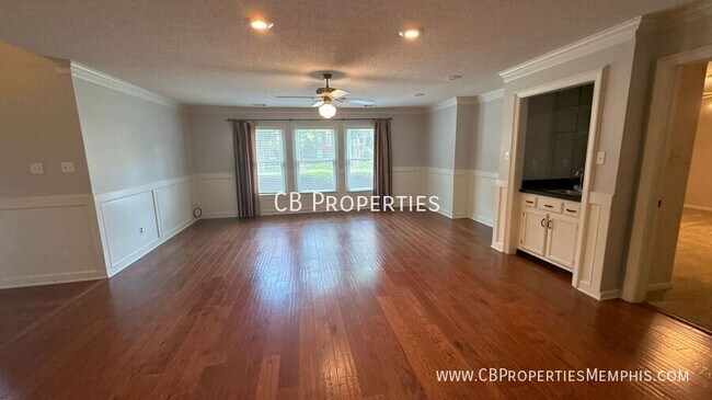 Foto del edificio - 983 Rolling Oaks Ln