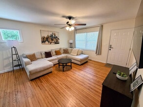 Building Photo - 200 Parthenia Dr