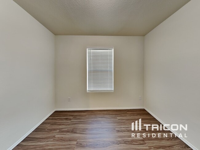 Foto del edificio - 5632 McClelland St