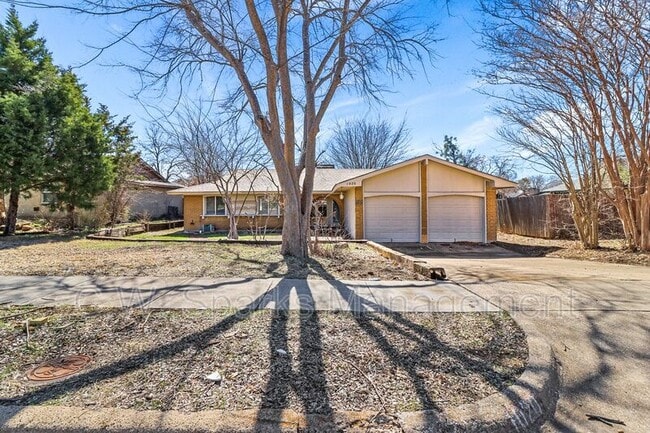 Building Photo - 1020 Mountview Dr