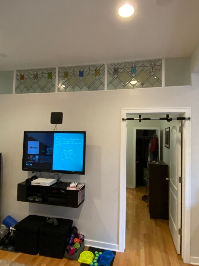 Foto del edificio - 1510 N Greenview Ave