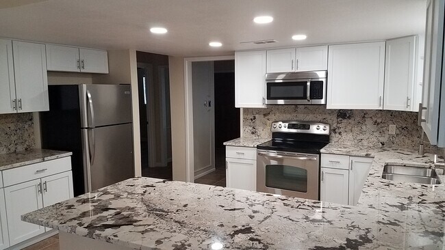 Building Photo - 4701 Dentcrest Dr