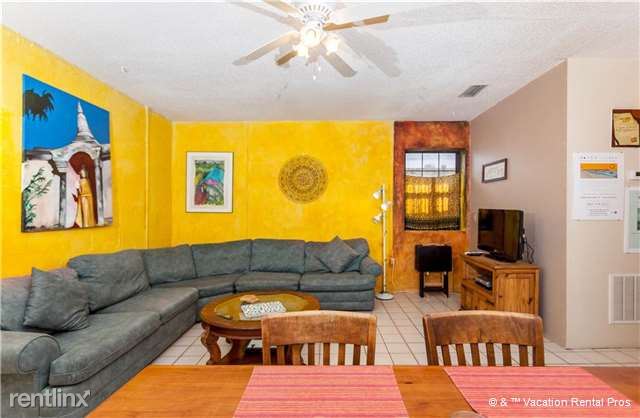 Building Photo - 5765 Rudolph Ave
