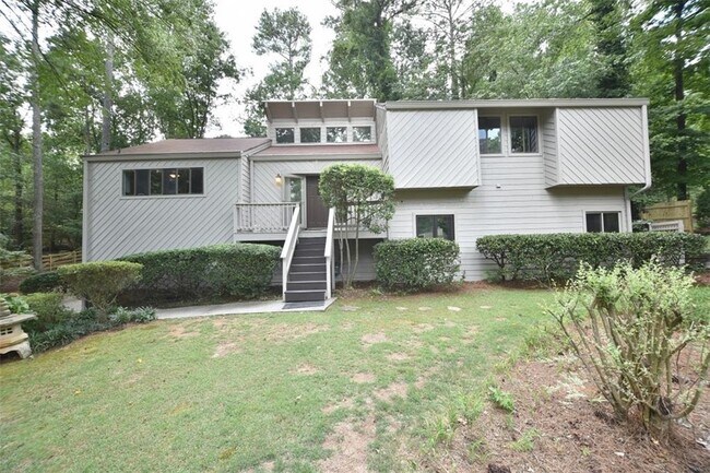Foto del edificio - 2571 Rocky Springs Dr NE