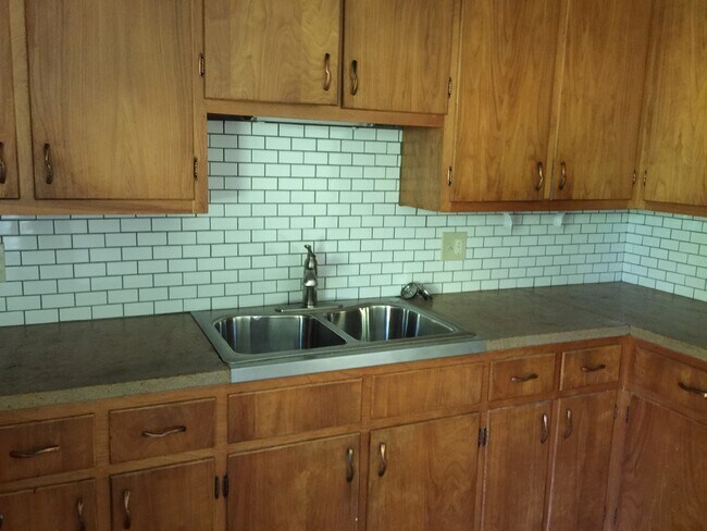 Building Photo - 1289 Ellis Hollow Rd