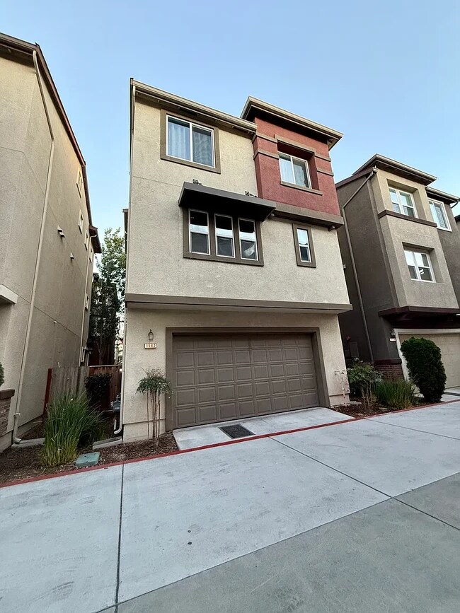 Foto del edificio - 1582 Neleigh Pl