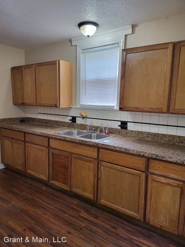 Building Photo - 3 br, 1 bath House - 11537 Nashville