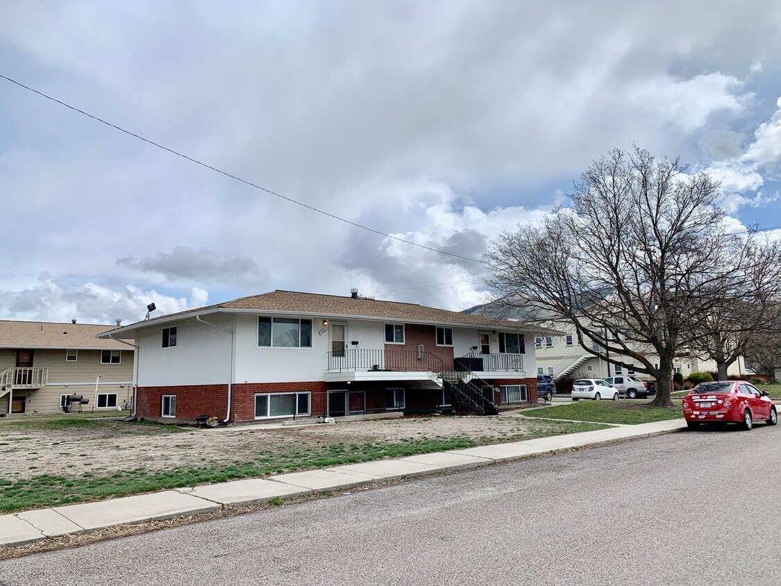 Primary Photo - Knowles 4-Plex