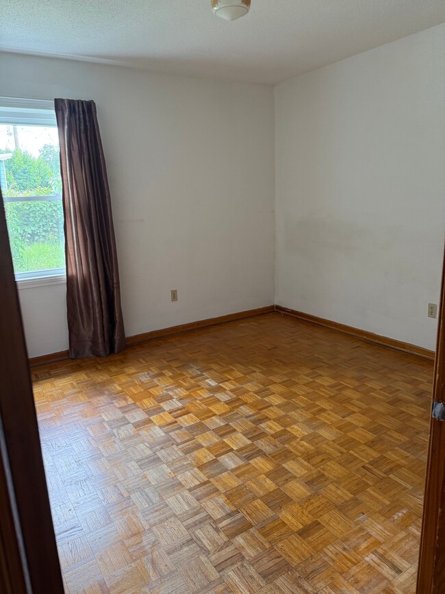 Photo - 4087 Parkchester Ave House
