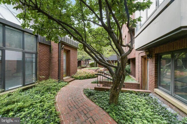 Foto del edificio - 1080 Wisconsin Ave NW