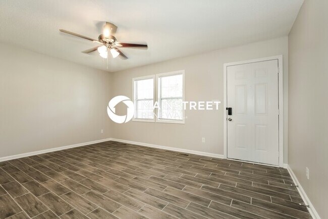 Building Photo - 3 Bedroom Pet-Friendly Home in THOMASVILLE...
