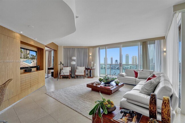 Foto del edificio - 4000 Island Blvd