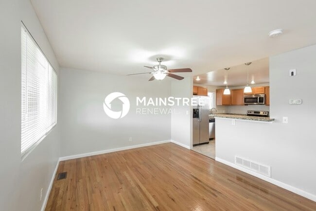 Building Photo - 4 Bedroom Pet-Friendly Home in DENVER, CO ...
