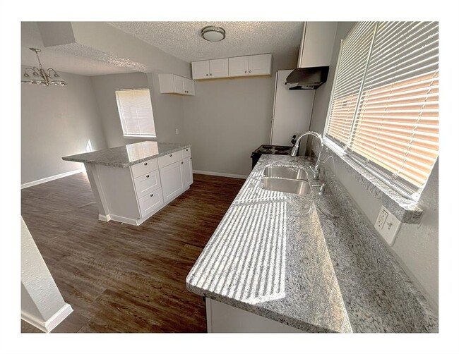 Building Photo - 5442 Castlecreek Ln