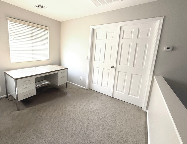 Building Photo - 1504 E Leslie Ave