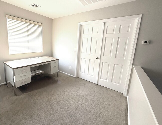 Foto del edificio - 1504 E Leslie Ave