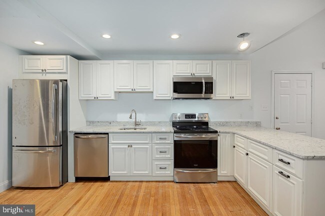 Building Photo - 333 S 18th St