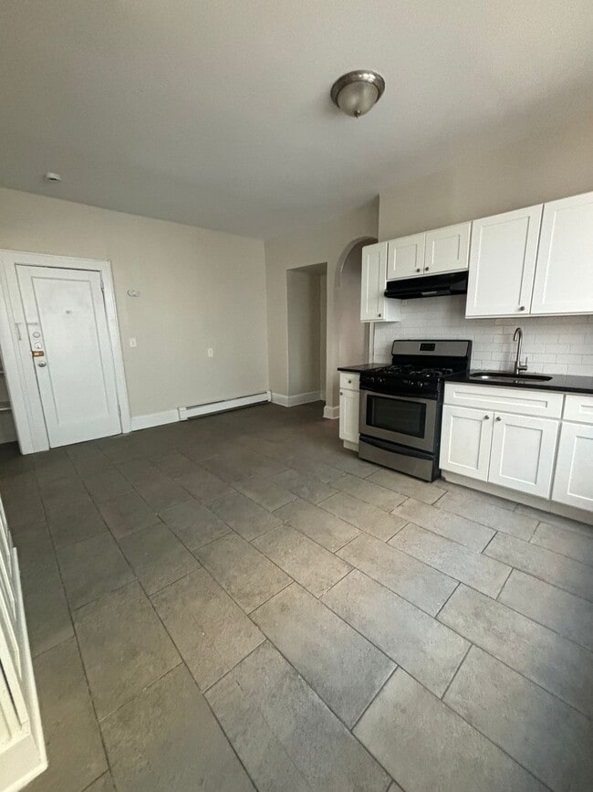 Building Photo - 330 Keer Ave