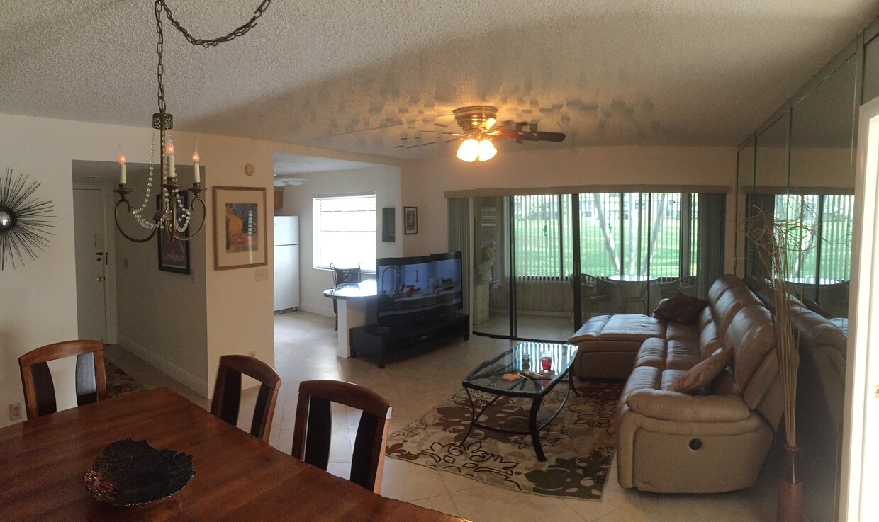 Dinning room, Living room, Kitchen, Entrance - 263 Capri F