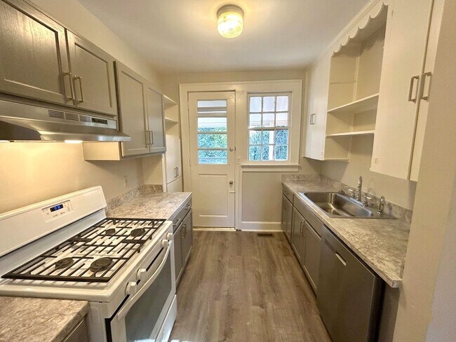 Foto del edificio - 132 Oak Haven Ave