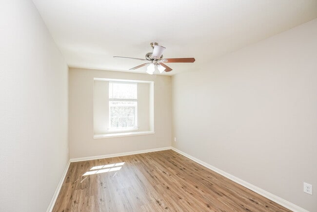 Building Photo - 2022 Sweet Lilac Dr