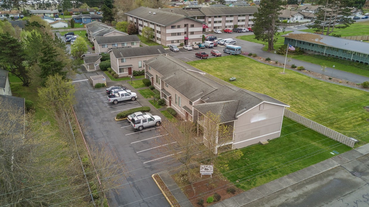 Primary Photo - 141 SW 6th Ave